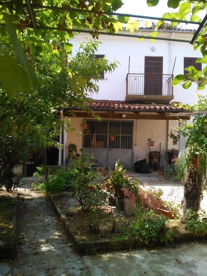 아스티 Casa Aromi Ed Arte 게스트하우스 외부 사진