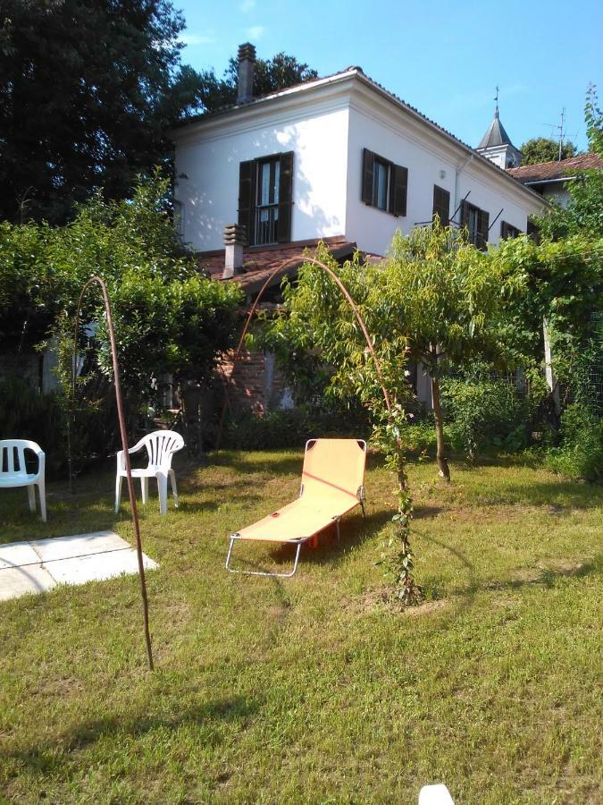 아스티 Casa Aromi Ed Arte 게스트하우스 외부 사진