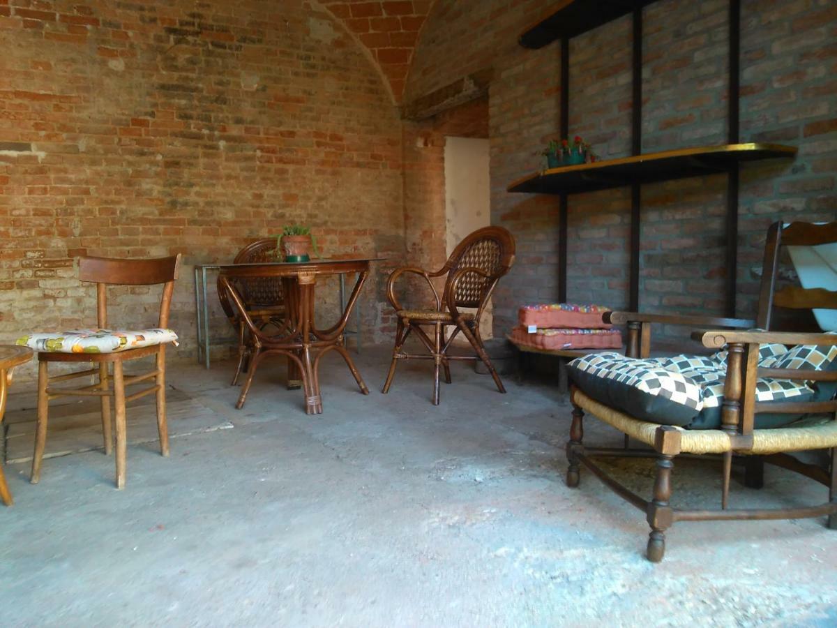 아스티 Casa Aromi Ed Arte 게스트하우스 외부 사진